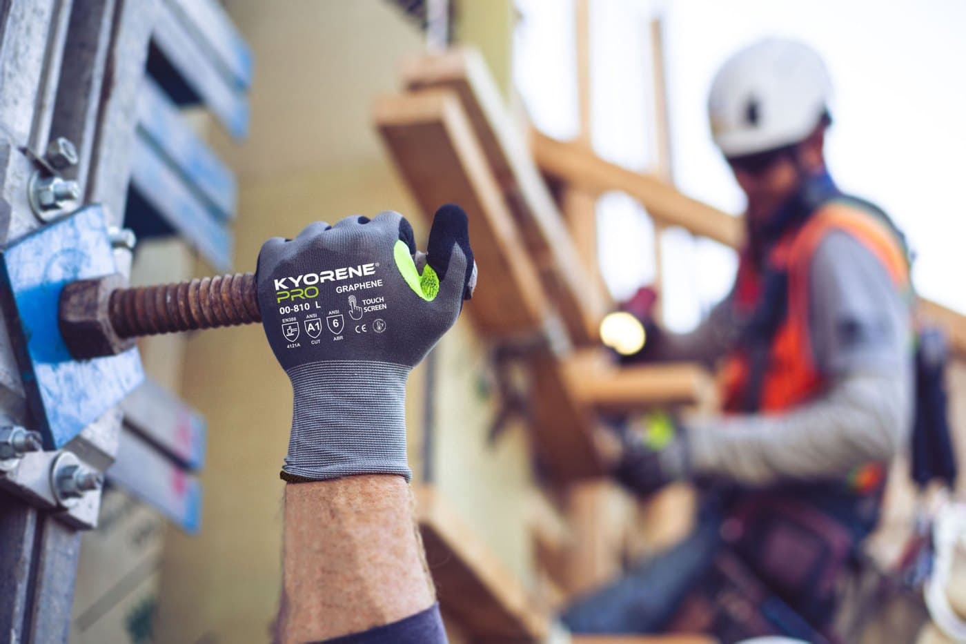 00-810 Kyorene® Pro Work Lightweight Gloves in use