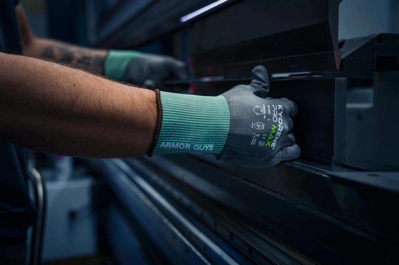 24-843 Kyorene® Pro Max Work Gloves in use